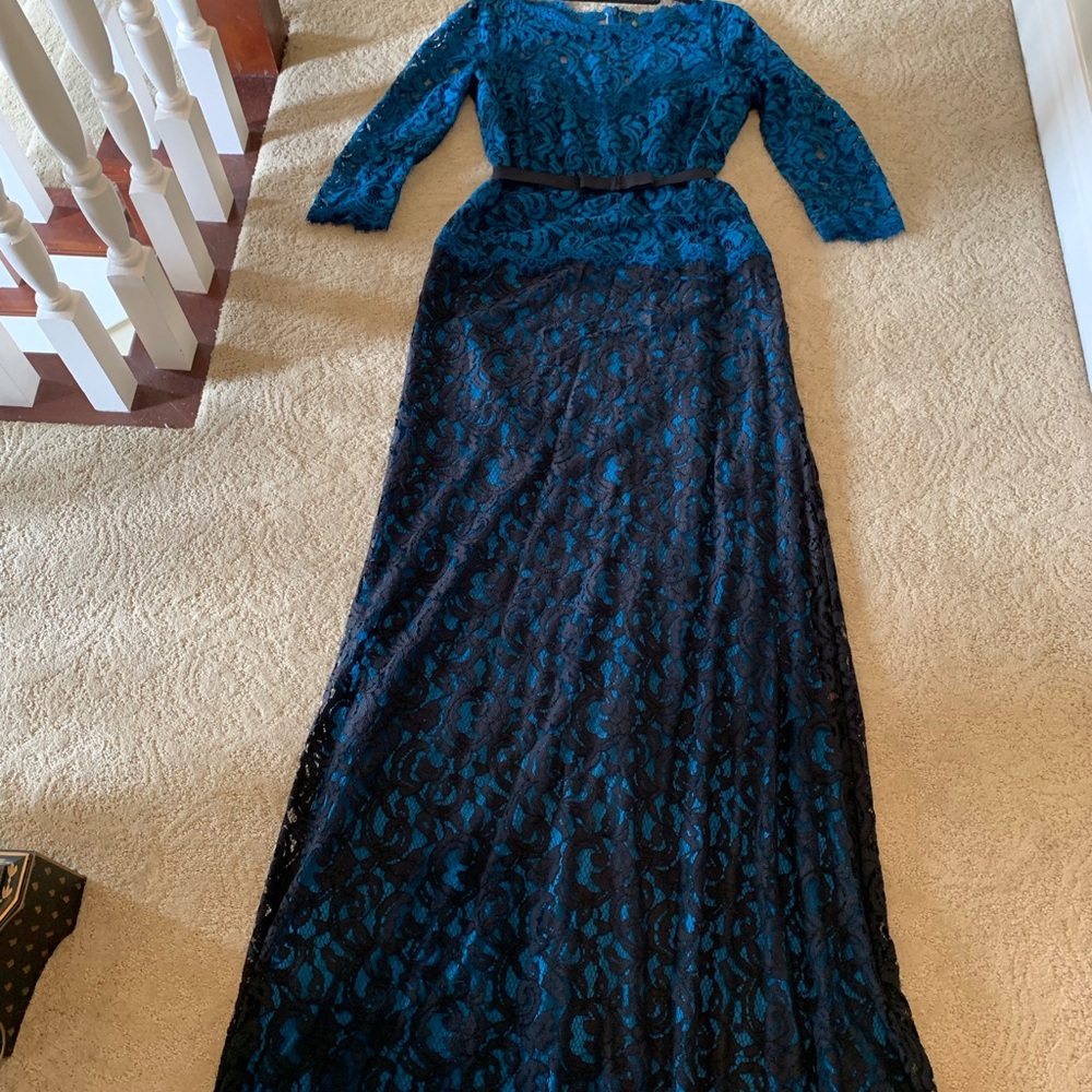 Tadashi Shoji sz 14 floor length dress with train